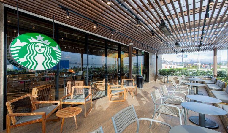 Starbucks continúa su expansión en Colombia con nuevos cafés en Barranquilla y la costa Caribe