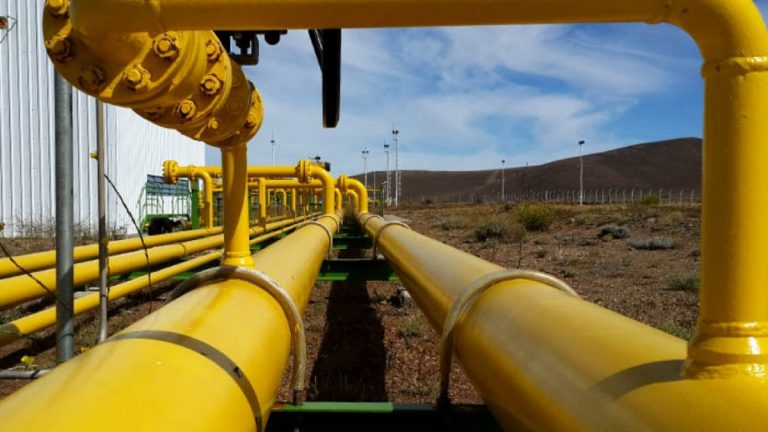 Precios del gas natural en Europa se disparan; Rusia mantiene volúmenes limitados