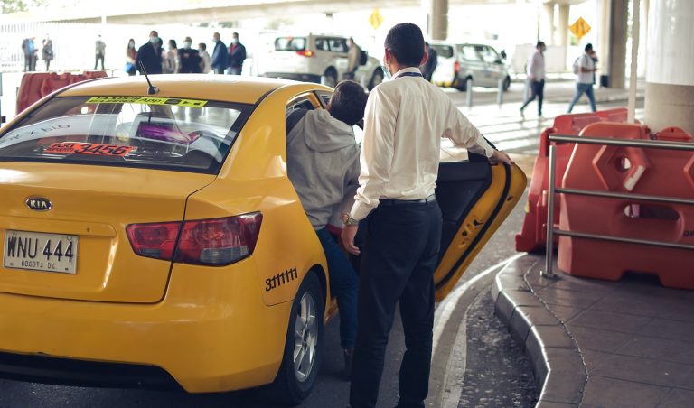 Clientes de MasterCard podrán pagar sin contacto en Taxis Libres en Colombia