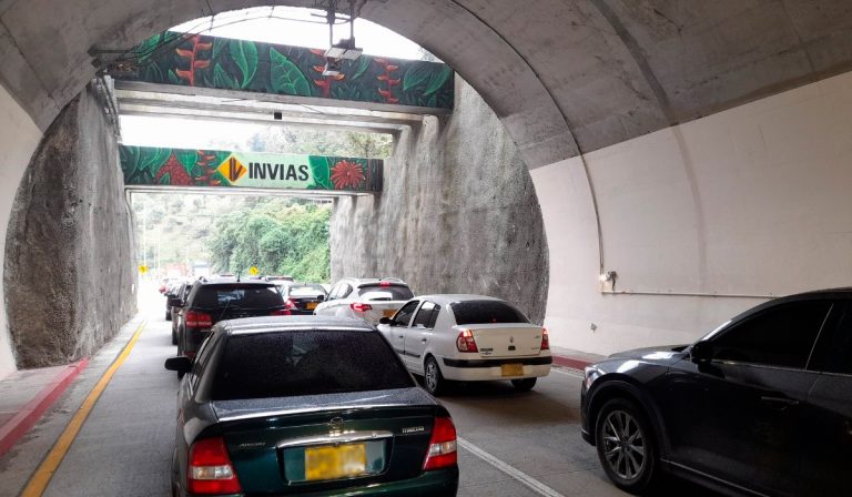 Reabren vía en sector de La Línea, en Colombia; hay alto flujo vehicular