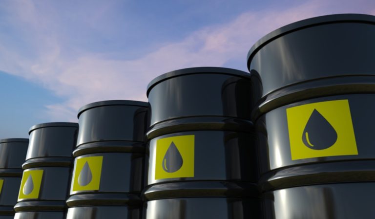 Producción de petróleo de EEUU superará 12,4 millones de barriles en 2023