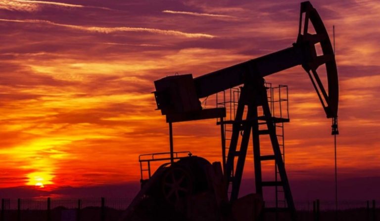 Fedesarrollo advierte caída en producción de petróleo por impacto de reforma tributaria en Colombia