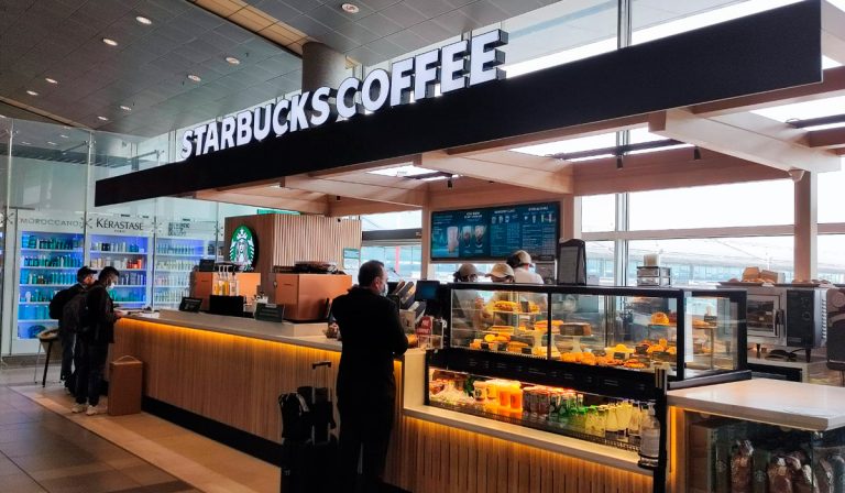 Starbucks Colombia amplía su menú de bebidas con productos de origen vegetal