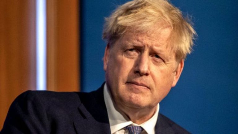 Boris Johnson eliminará restricciones sanitarias en Reino Unido