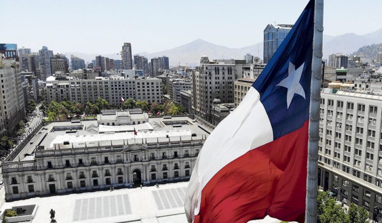 Economía chilena creció 6,9% en abril, impulsada por servicios y comercio