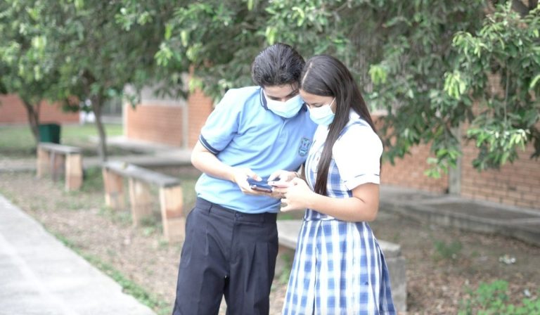 Claro conecta seis nuevas localidades rurales a cobertura 4G y 4.495 estudiantes en Tolima