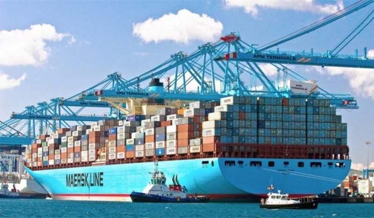 La naviera Maersk suspende operación y transporte de contenedores a Rusia