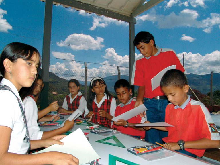 Empresarios colombianos se le midieron a presentar propuestas para aumentar calidad educativa
