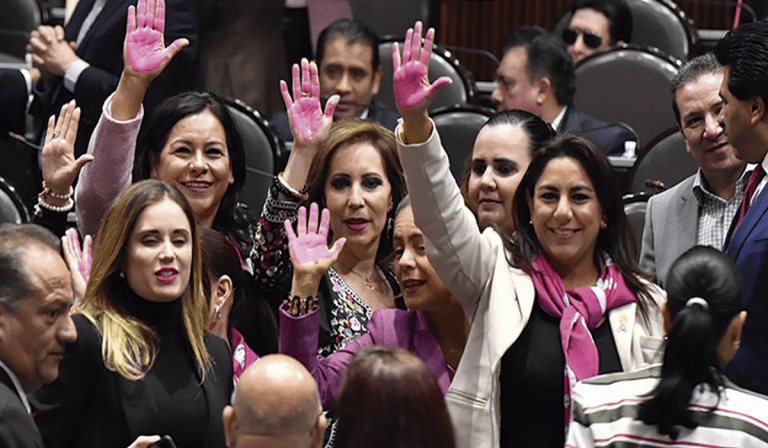 Estudio: en política, colombianos confían más en las mujeres que en los hombres