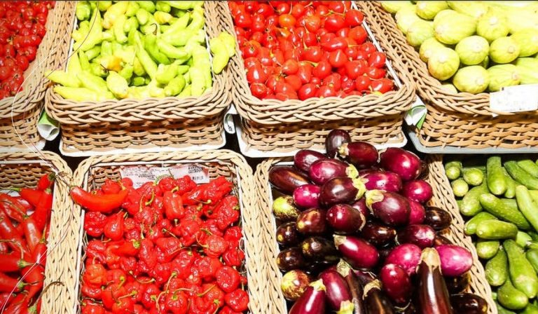 En Colombia, precios de frutas y verduras siguieron al alza en agosto: ¿Cuál fue la causa?