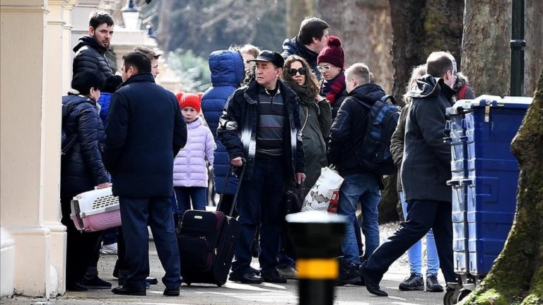 Van 330 diplomáticos rusos expulsados de Europa