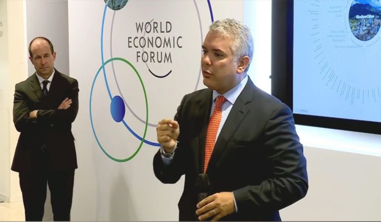 Presidente de Colombia fija tres ejes de trabajo en el mediano plazo