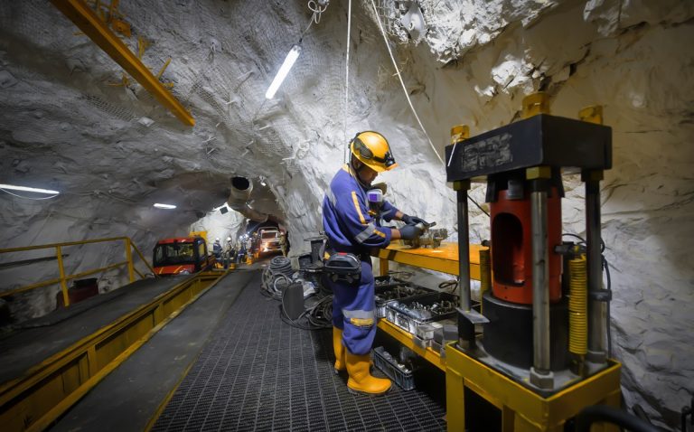 Colombia: ordenan corregir déficit de protección ambiental en reglas para otorgar títulos mineros