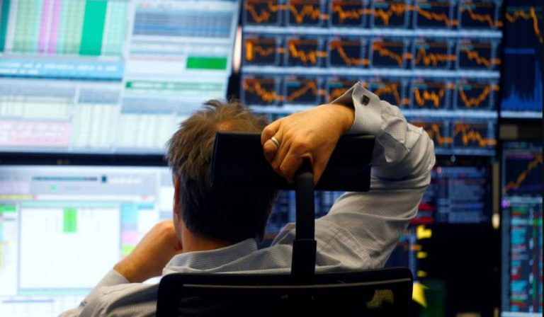 Premercado | Bolsas cierran con fuertes pérdidas semanales tras reuniones de bancos centrales