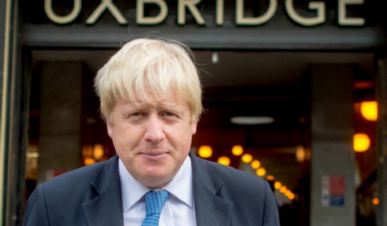 Boris Johnson gana voto de confianza y se mantiene como primer ministro británico