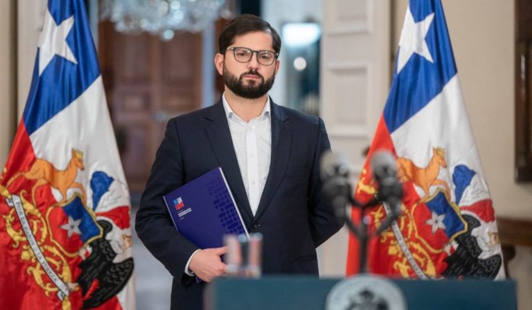 Chile ya tiene borrador de nueva Constitución; votación será en septiembre