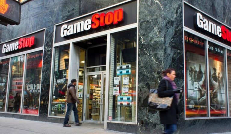 Empresa de videojuegos GameStop entra al mercado de NFT