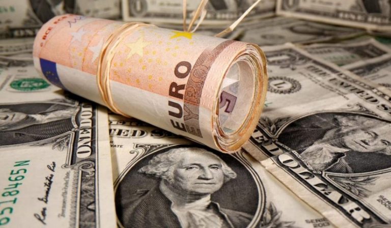 Premercado | Bolsas caen mientras el dólar se fortalece ante principales monedas a inicios de 2024