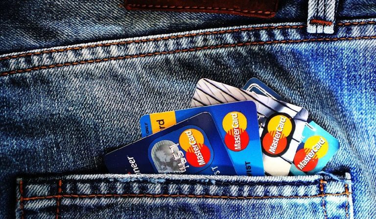 Los beneficios ocultos que hay en sus tarjetas de crédito