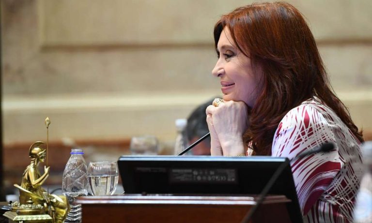 Fiscalía argentina pide 12 años de cárcel para vicepresidenta Cristina Fernández por corrupción