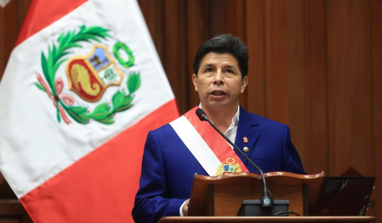 Congreso de Perú niega permiso a Pedro Castillo para asistir a posesión de Gustavo Petro
