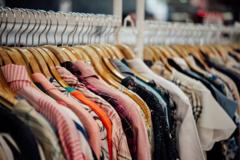 Compra de ropa de segunda aumenta en Colombia