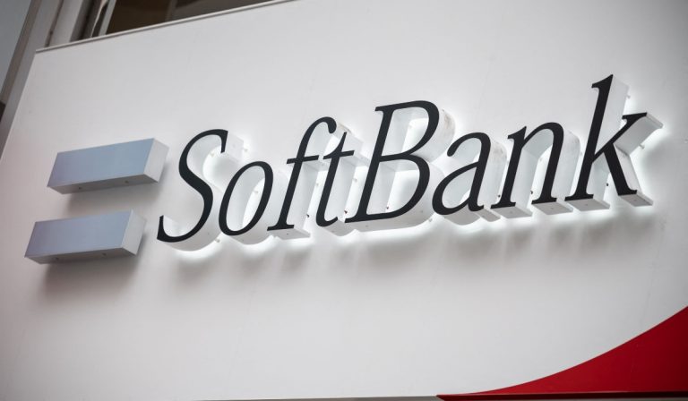 SoftBank vendió lo que restaba de su participación en Uber tras perdidas en el trimestre