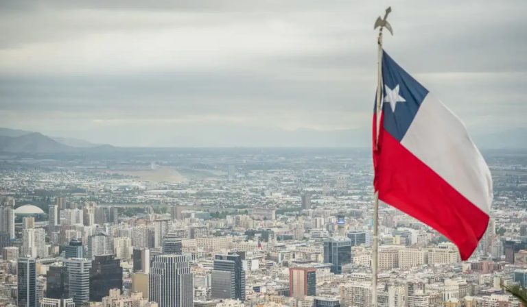 Avanza plebiscito en Chile para aprobar o no nueva Constitución