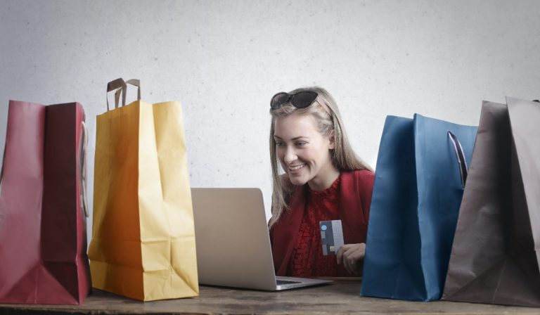 Compre online de manera segura y rápida con estos 5 pasos
