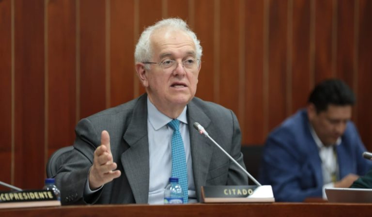 José Antonio Ocampo reitera que no renunciará al MinHacienda de Colombia