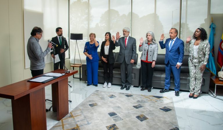 Colombia | Se posesionaron los nuevos ministros de Minas, Trabajo, Comercio, Vivienda, Transporte y Deporte