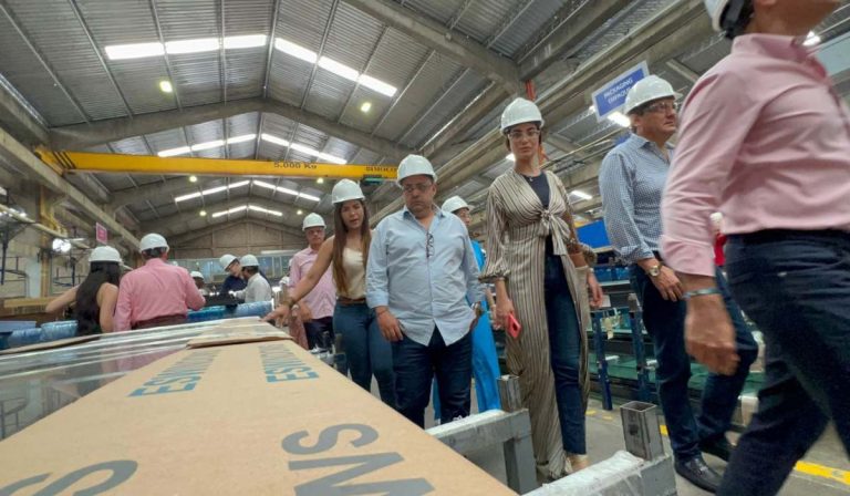Congresistas realizan gira empresarial en Colombia antes de votar reforma tributaria