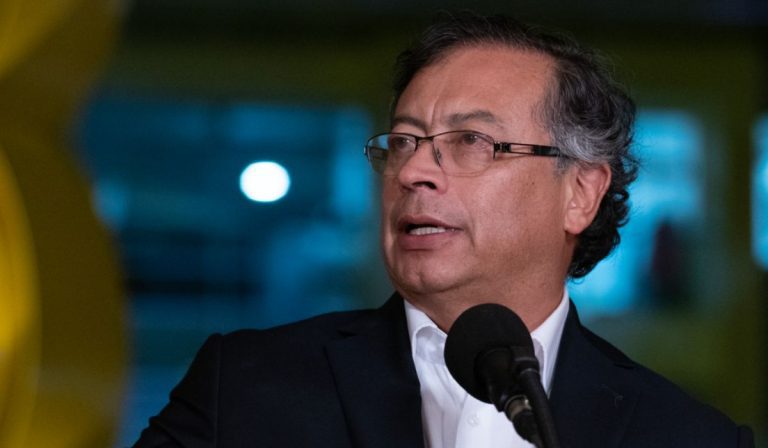 Petro critica alza de tasas de interés del BanRep tras dato de inflación en Colombia