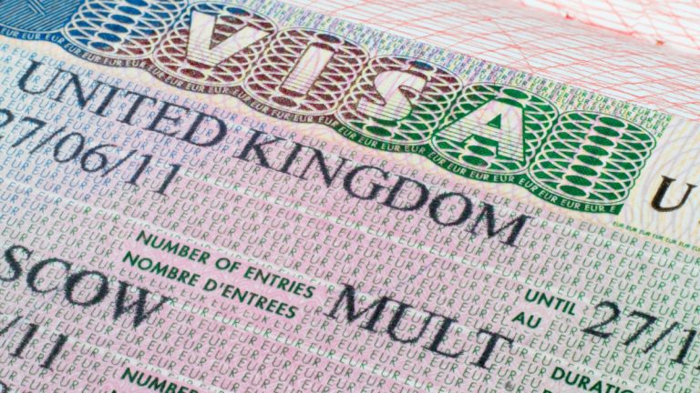Colombianos podrán viajar a Reino Unido sin visa de turismo