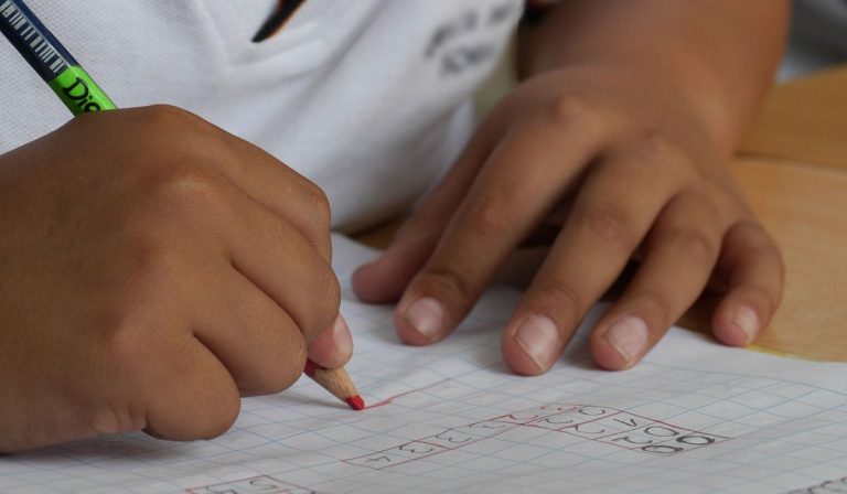 ¿Cuánto aumentarán precios de matrículas y pensiones en colegios privados de Colombia en 2023?
