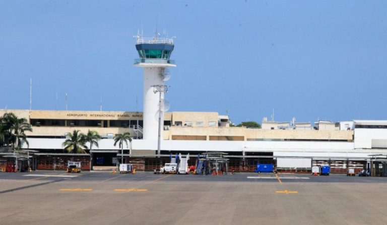 La puja de dos gigantes de la construcción por ampliar el aeropuerto de Cartagena