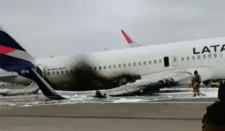 Avión de Latam Airlines colisionó en Perú; aeropuerto suspende operaciones hasta el sábado