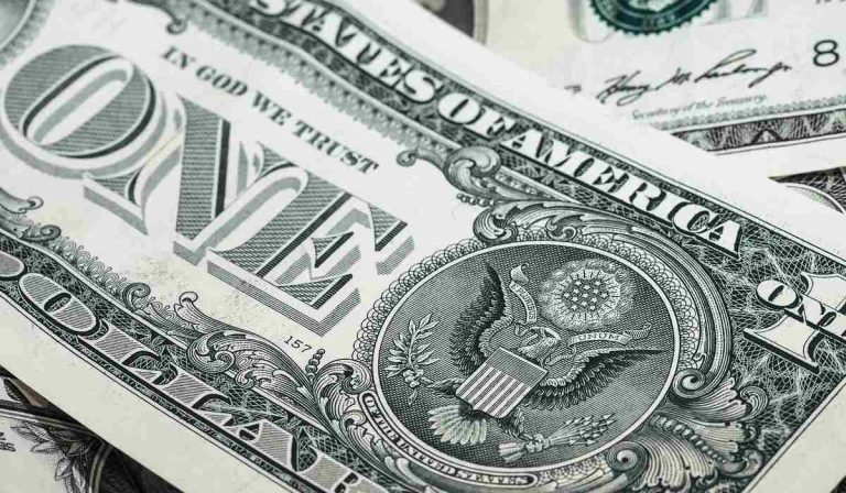 Dólar en Colombia, diciembre 15: cierra con alza de $16 frente al miércoles