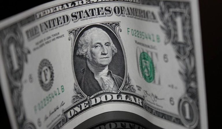Dólar Colombia 2 de enero: cierra al alza en operación next day