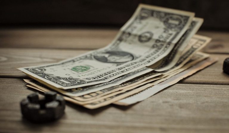 Dólar Colombia 4 de enero: termina al alza y a $70 de los $5.000