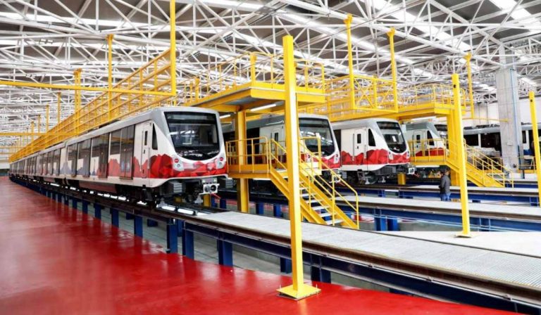 Metro de Medellín suscribió el contrato para operar el Metro de Quito