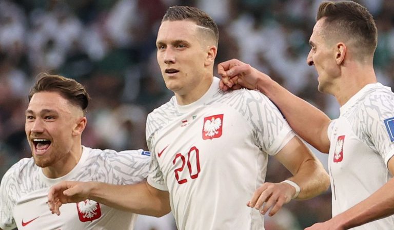 Con goles de Zielinski y Lewandowski, Polonia vence 2 – 0 a Arabia Saudita