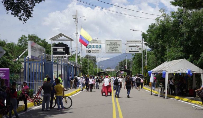 Más del 60 % de venezolanos en Colombia quiere quedarse en el país