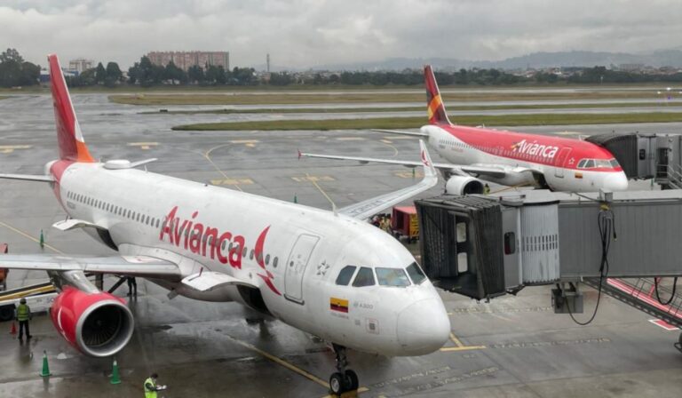 Encuentran dos cadáveres en tren de aterrizaje de avión de Avianca que aterrizó en Bogotá