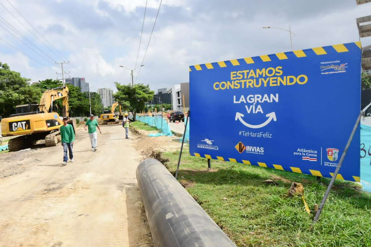Continúan las obras de la Gran Vía, proyecto que conectará a Barranquilla con Puerto Colombia y, por lo cual se hizo un tercer cierre en la calzada norte. Foto: Cortesia Alcaldía de Barranquilla