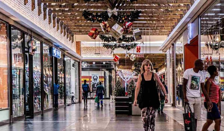 A horas de Navidad, el consumo en Colombia se desploma