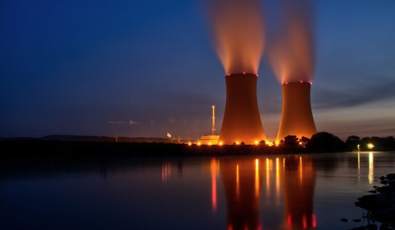 Japón recurre de nuevo a energía nuclear para hacer frente a la crisis energética