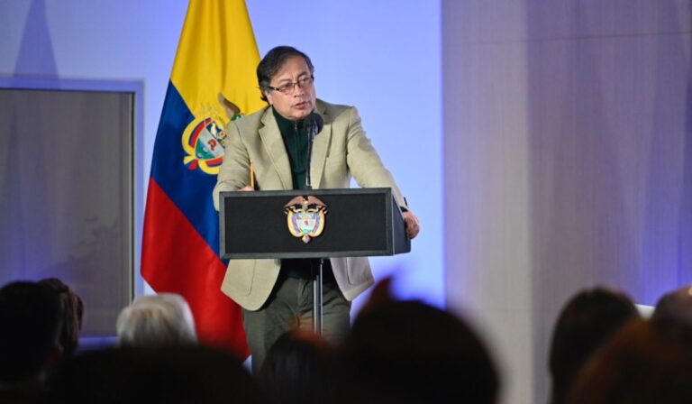 Gestores de paz, que incluirían a ‘primera línea’, recibirán $1 millón al mes en Colombia