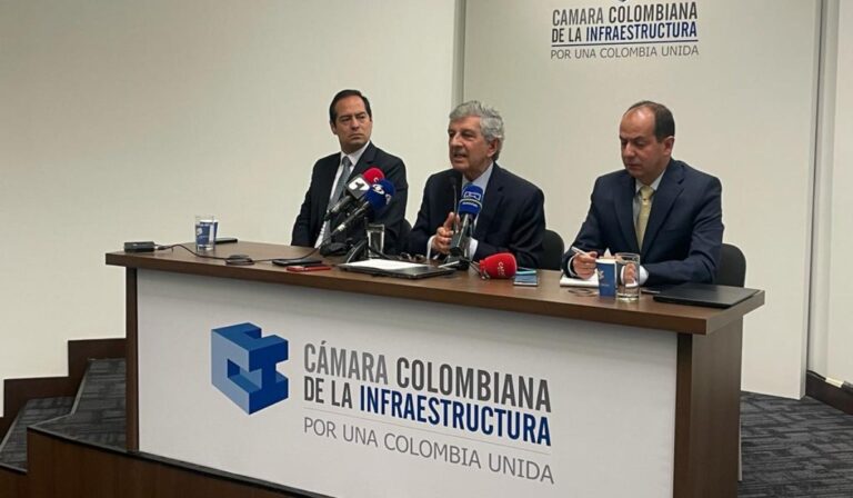 Congelar tarifas de peajes en Colombia podría acabar con nueve megaproyectos