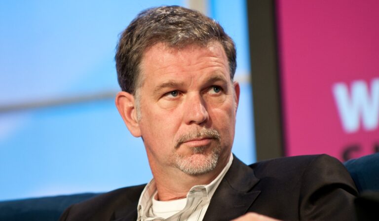 Reed Hastings renuncia como CEO de Netflix que cerró 2022 con más suscriptores